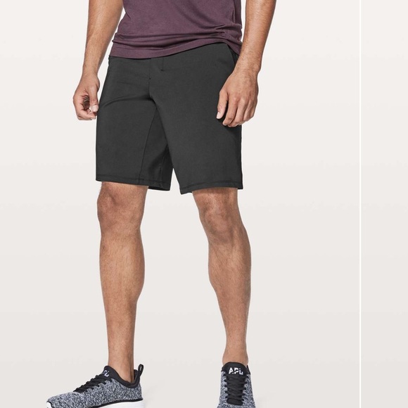 Lululemon Fundamental Short - Picture 1 of 11